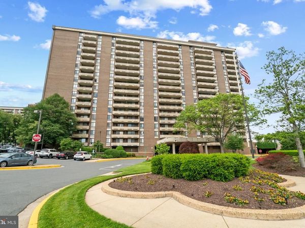 1800 OLD MEADOW ROAD, Unit 903, MCLEAN, VA 22102