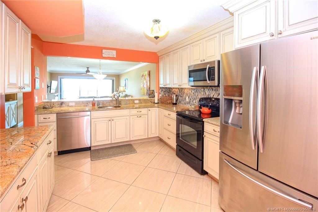 2571 NE Ocean Boulevard, Unit 406, Stuart, FL 34996 Photo