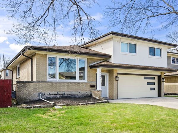 8709 W Madison Drive , Niles, IL 60714