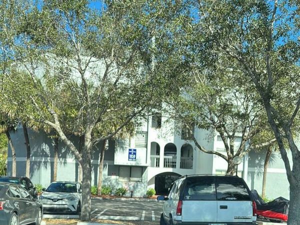 1850 N Congress Avenue, Unit 201, West Palm Beach, FL 33401