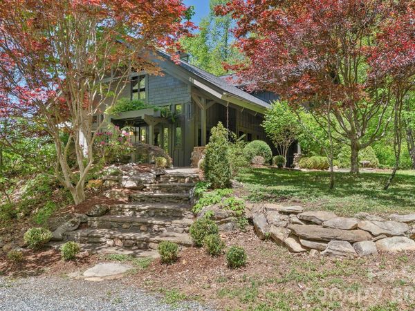 144 Pegg Road , Barnardsville, NC 28709