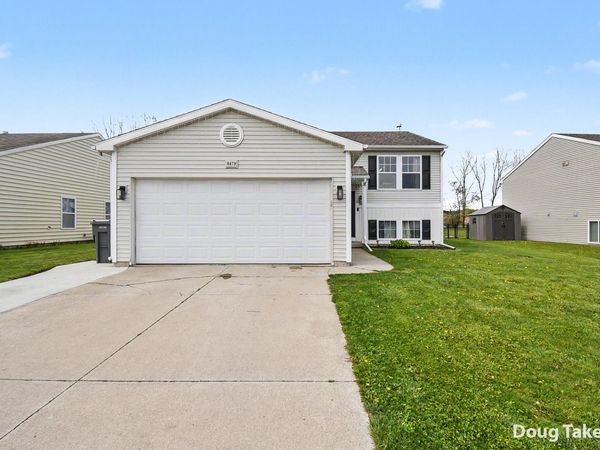 6479 Kodiak Drive SE, Alto, MI 49302