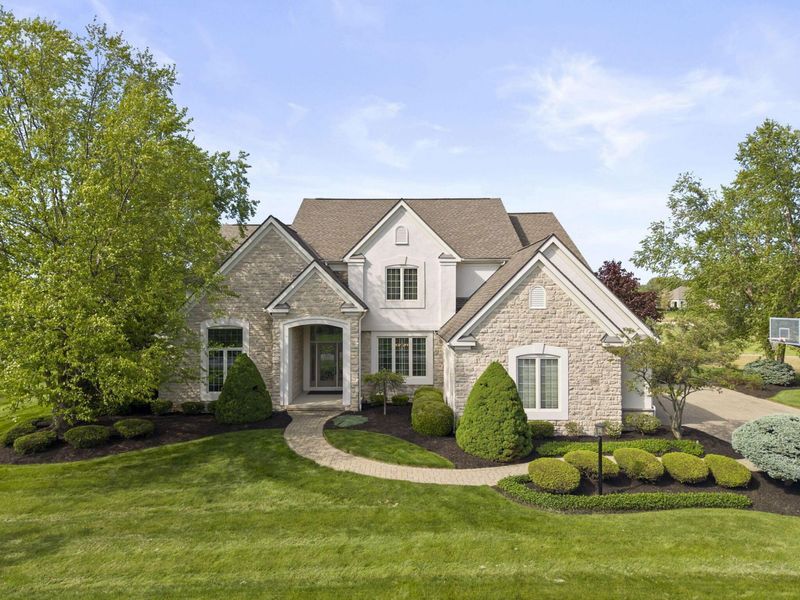 7941 Thornbush Drive, Westerville, OH 43082 Photo 2