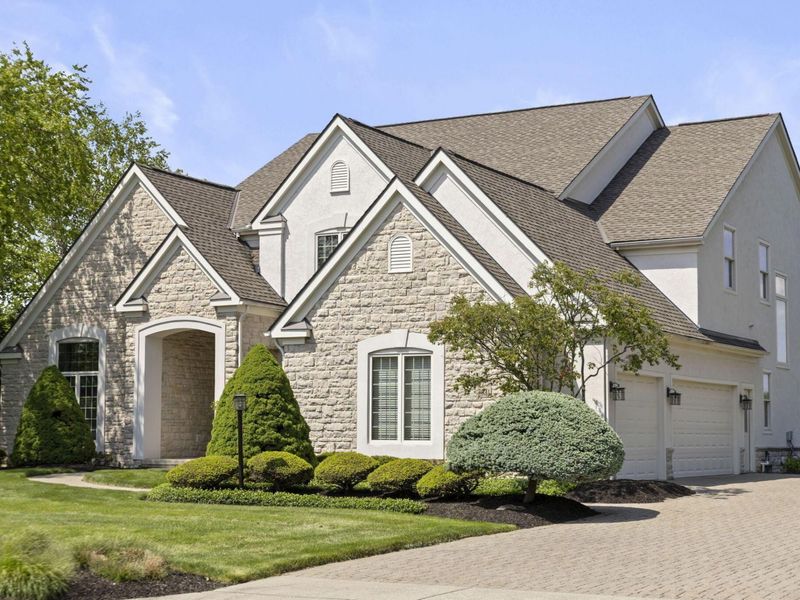 7941 Thornbush Drive, Westerville, OH 43082 Photo 3