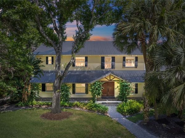 1720 E Rosewood Court, Vero Beach, FL 32966