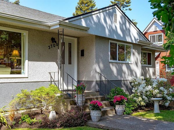3700 Kathleen St , Saanich, BC V8P 3H4