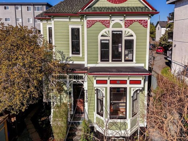 2130 Ridge Rd , Victoria, BC V8T 3E9
