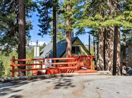 854 Muskwaki Drive, South Lake Tahoe, CA 96150 Photo