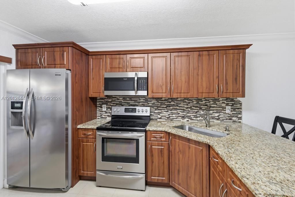 6873 W 36th Ave, Unit 102, Hialeah, FL 33018 Photo