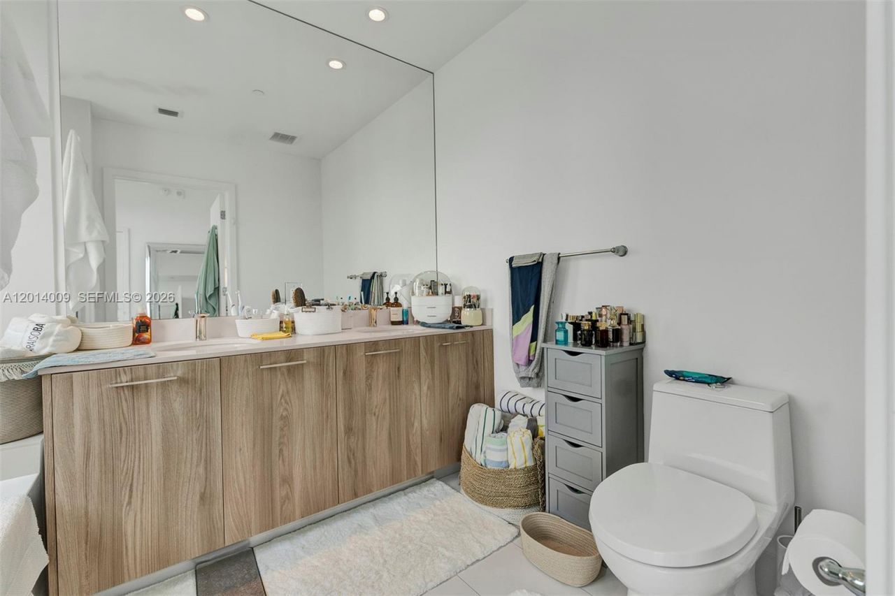 501 NE 31 , Unit 4305, Miami, FL 33137 Photo