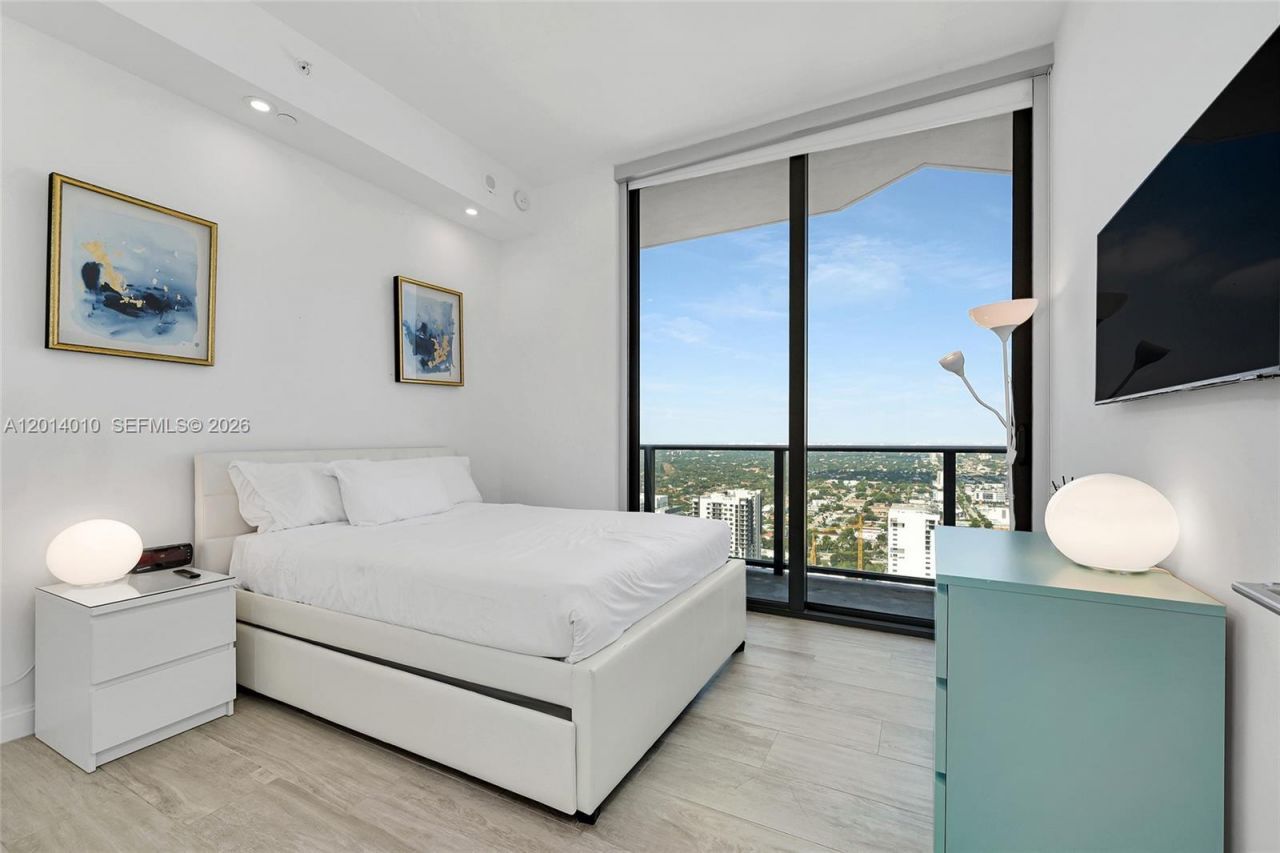 55 SW 9th St , Unit 4208, Miami, FL 33130 Photo