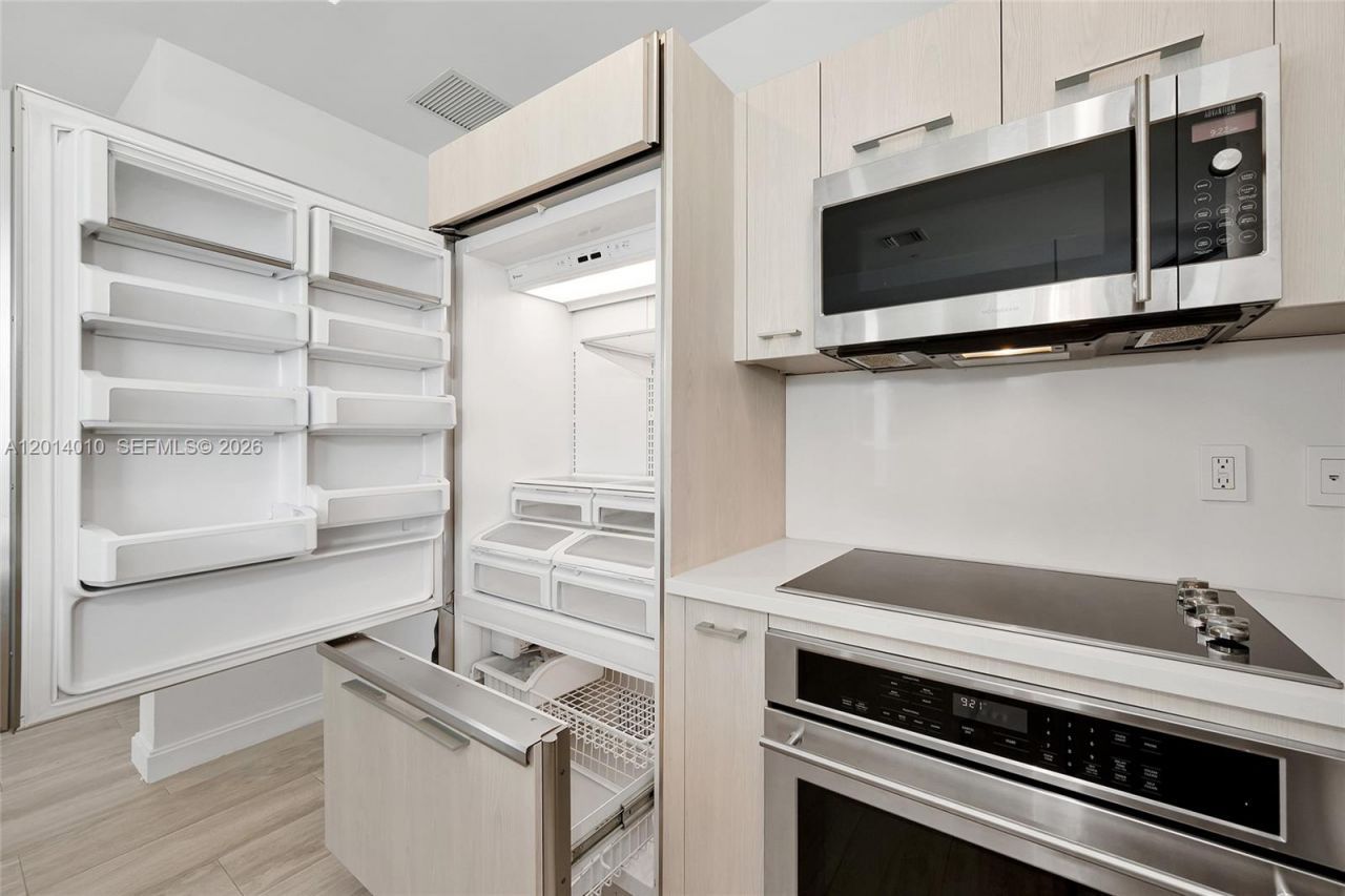 55 SW 9th St , Unit 4208, Miami, FL 33130 Photo
