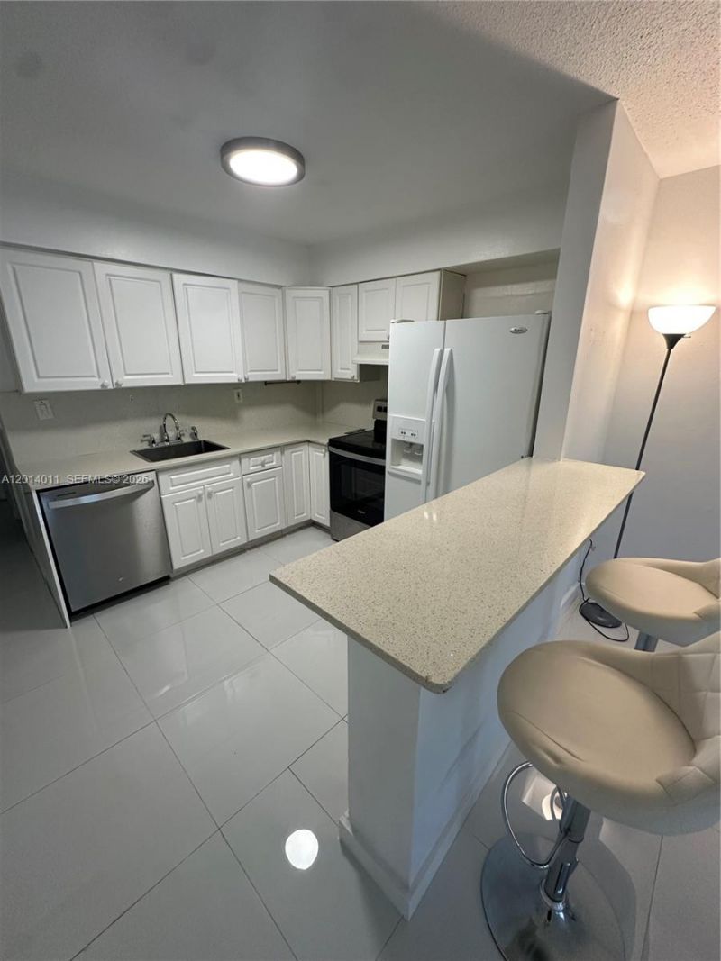 1120 102nd St, Unit 4, Bay Harbor Islands, FL 33154 Photo