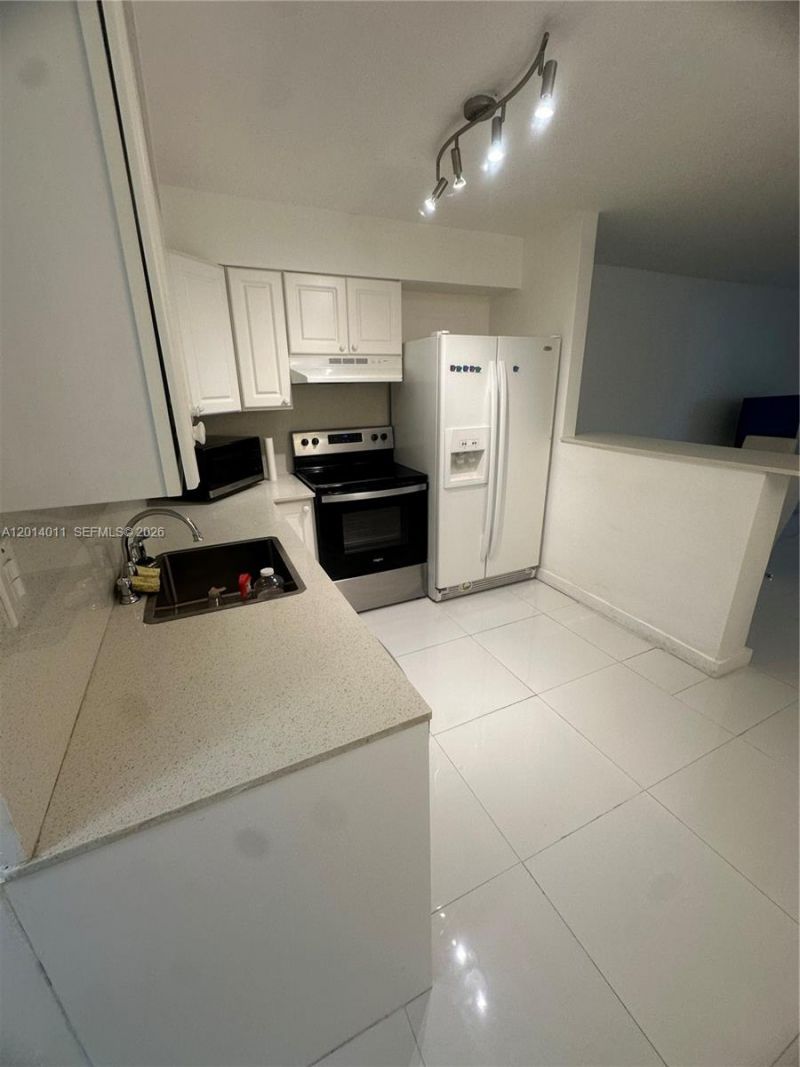 1120 102nd St, Unit 4, Bay Harbor Islands, FL 33154 Photo