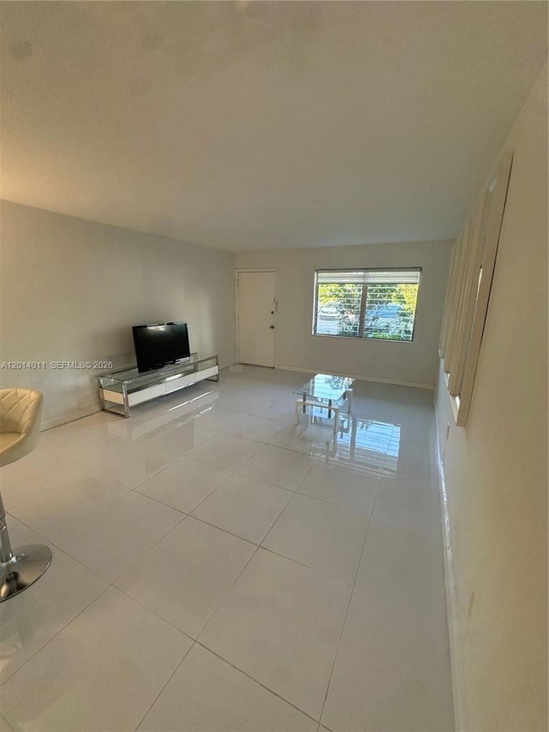 1120 102nd St, Unit 4, Bay Harbor Islands, FL 33154 Photo