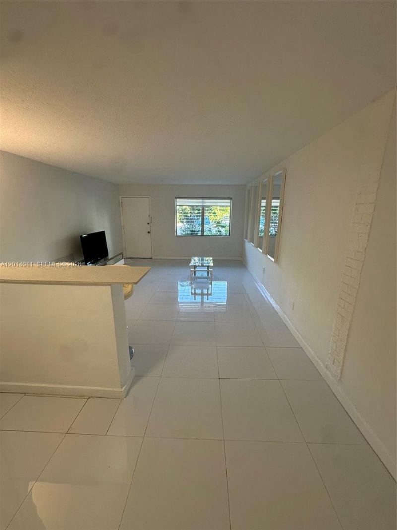 1120 102nd St, Unit 4, Bay Harbor Islands, FL 33154 Photo