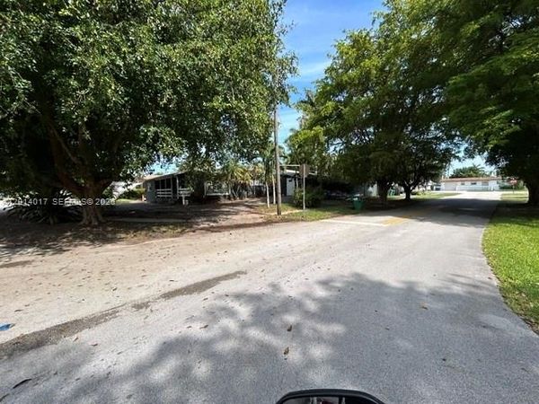 335 NE 114th St , Miami, FL 33161