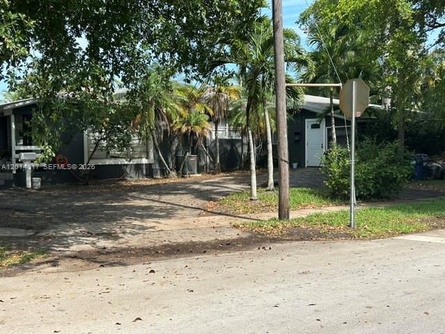 335 NE 114th St, Miami, FL 33161 Photo