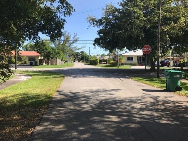 335 NE 114th St , Miami, FL 33161 Photo