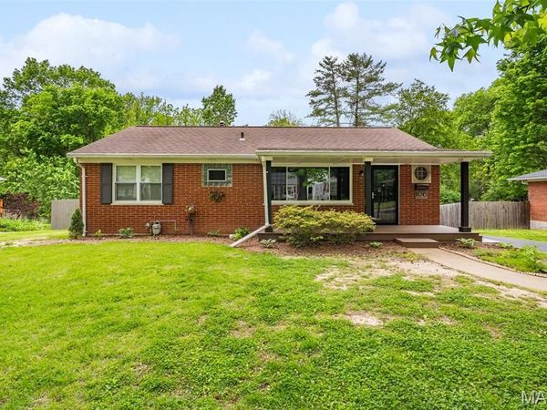 108 Lakeview Drive, Belleville, IL 62223