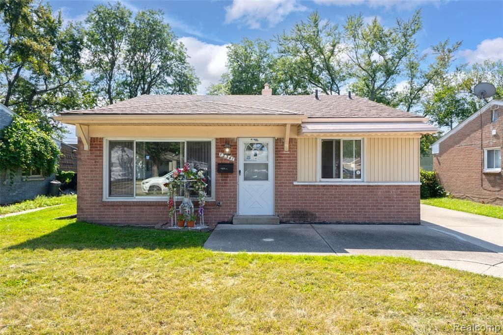 13341 Albany Street, Oak Park, MI 48237 Main Photo