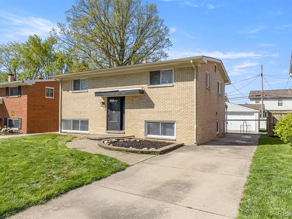 30022 White Street, Gibraltar, MI 48173