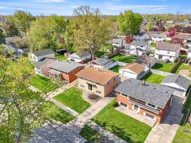 30022 White Street, Gibraltar, MI 48173