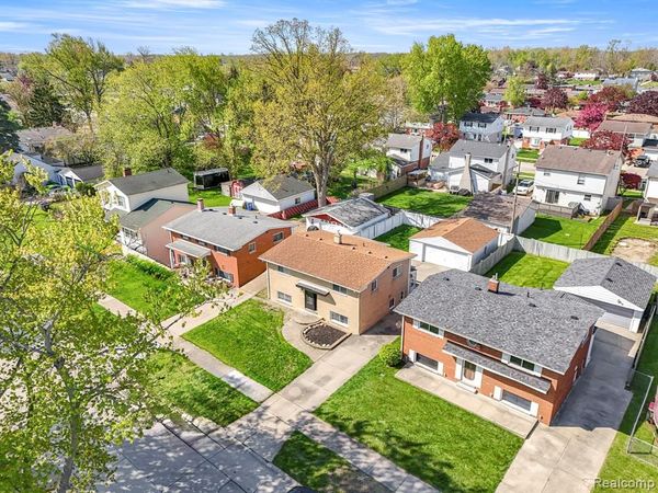 30022 White Street, Gibraltar, MI 48173