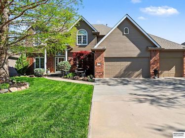 18422 Ontario Street , Omaha, NE 68130