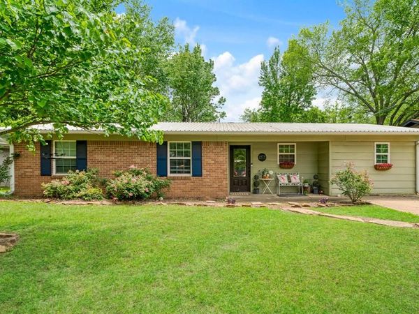 1975 Brown Avenue, Paris, TX 75460