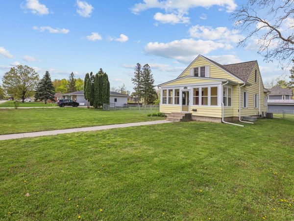 1039 Laurel Avenue, Saint Paul Park, MN 55071