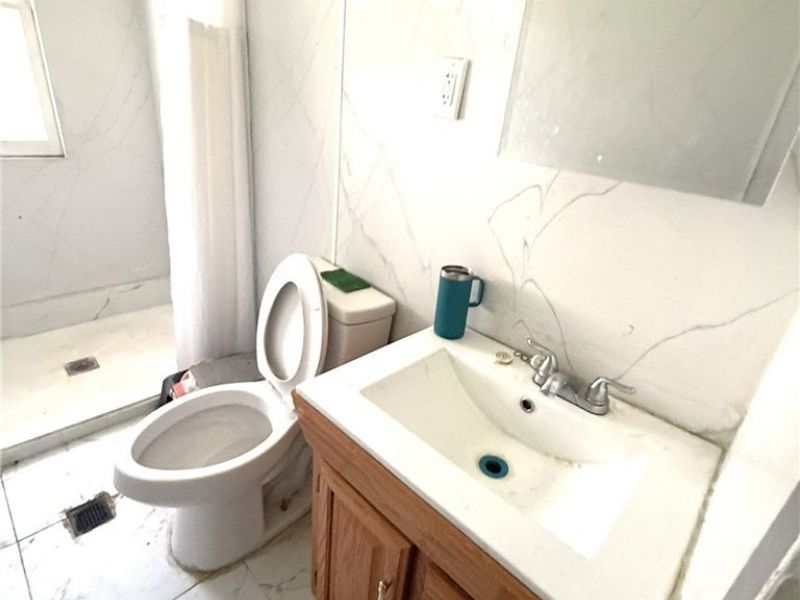 10628 Englewood Avenue, Cleveland, OH 44108 Photo 9