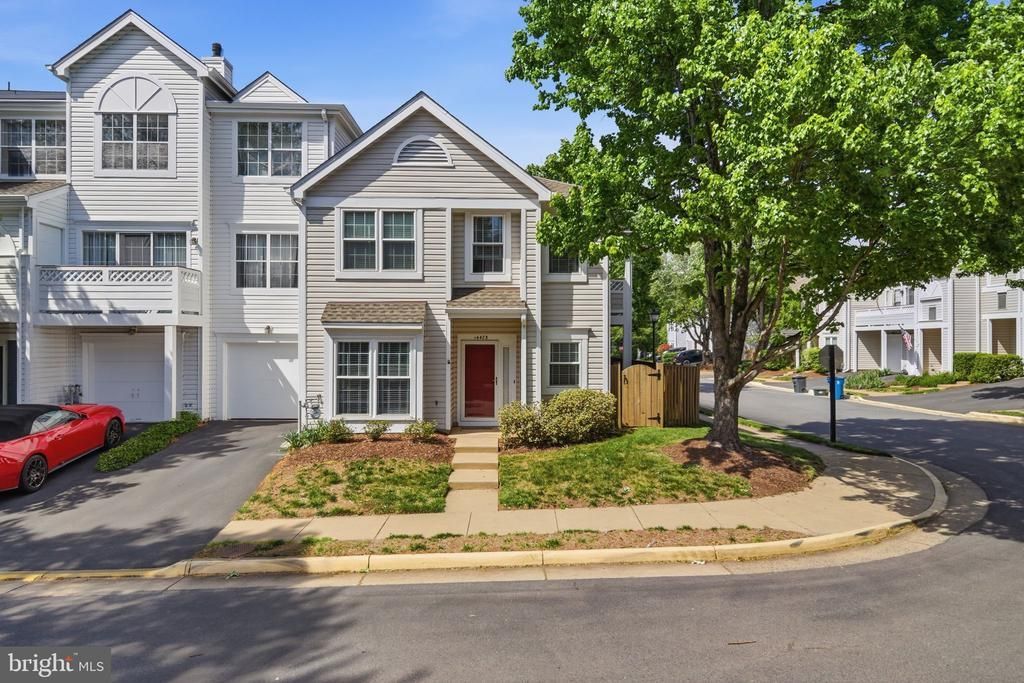 14473 Glencrest Circle, Unit 96, Centreville, VA 20120 Main Photo