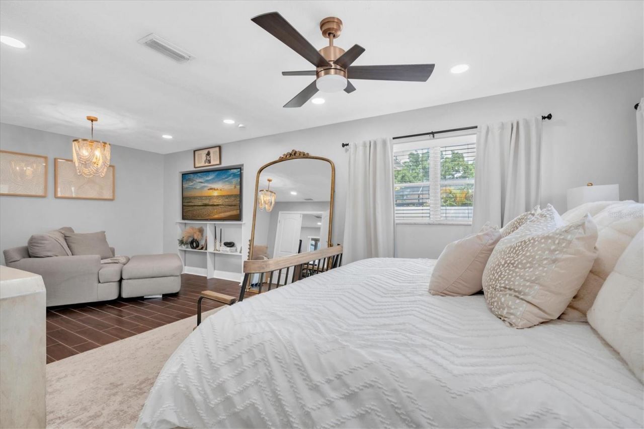 6860 14th Way S, Saint Petersburg, FL 33705 Photo