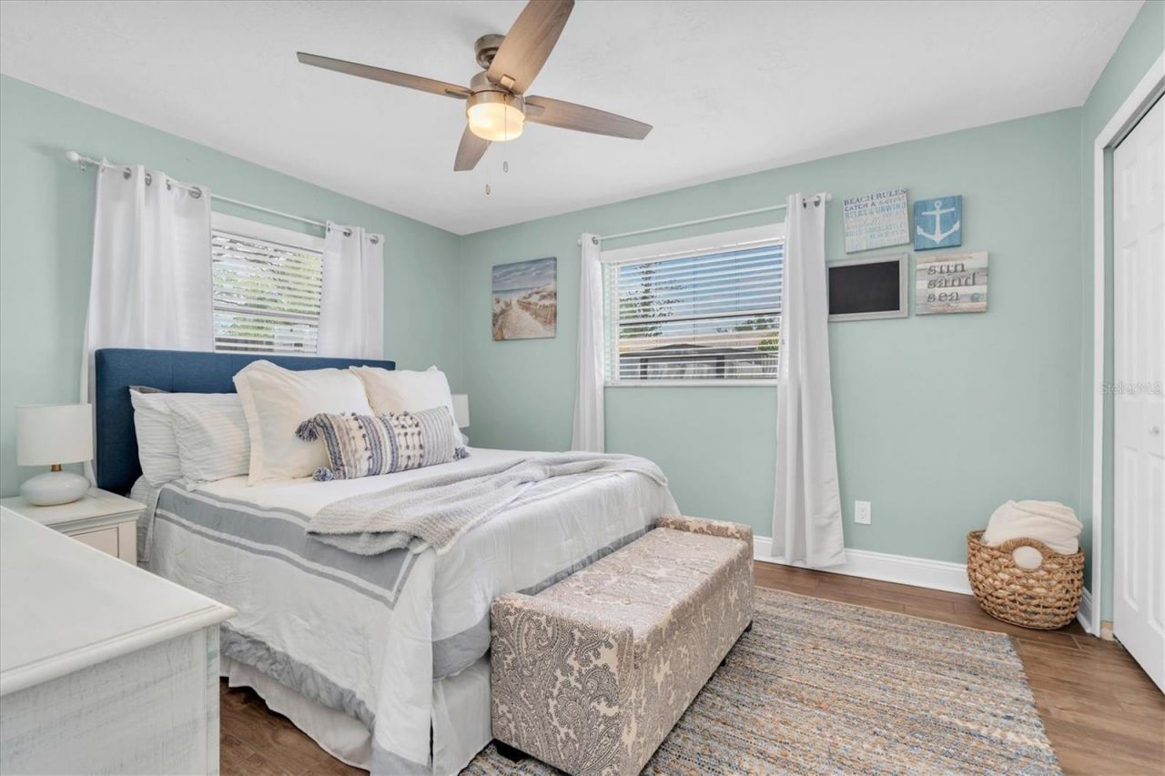 6860 14th Way S, Saint Petersburg, FL 33705 Photo