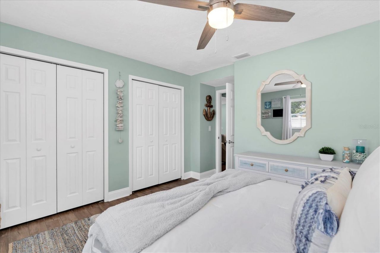 6860 14th Way S, Saint Petersburg, FL 33705 Photo