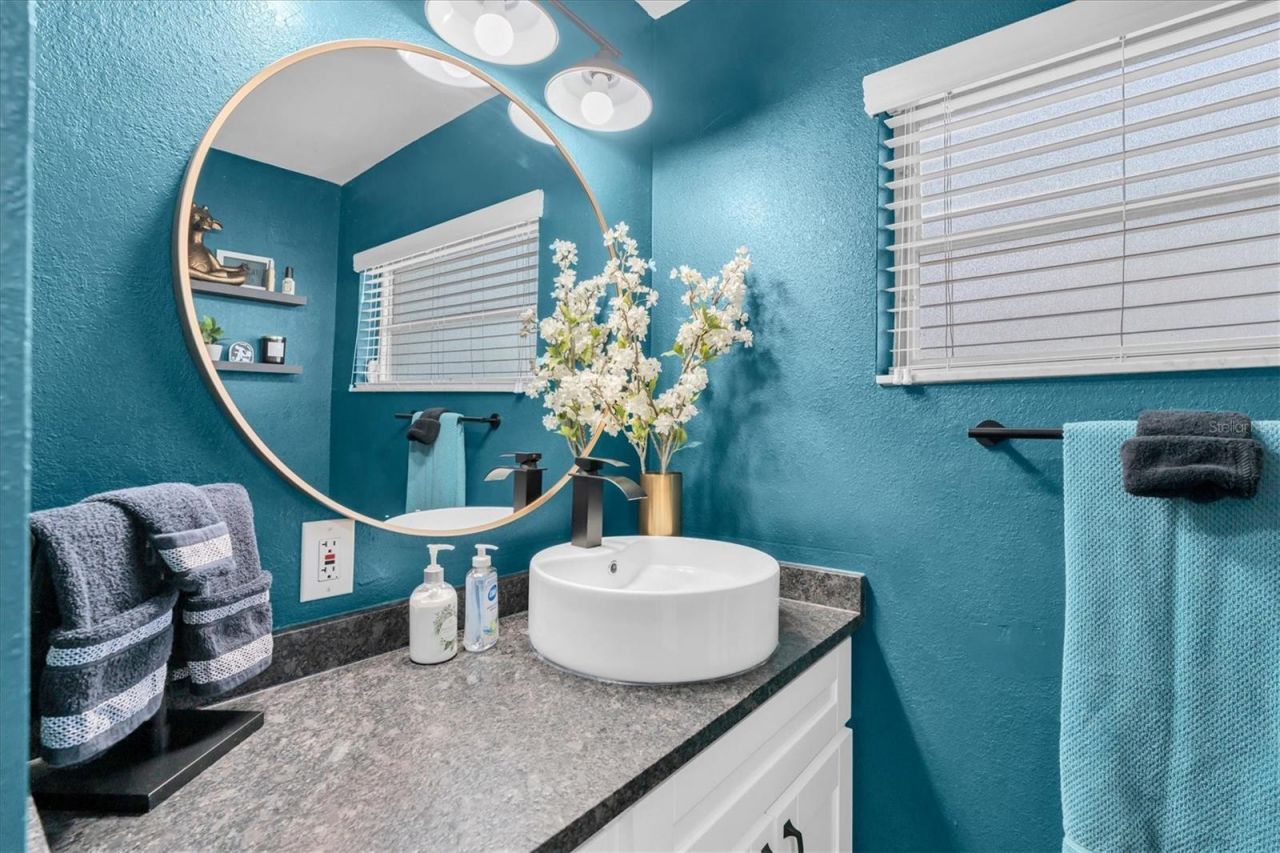 6860 14th Way S, Saint Petersburg, FL 33705 Photo