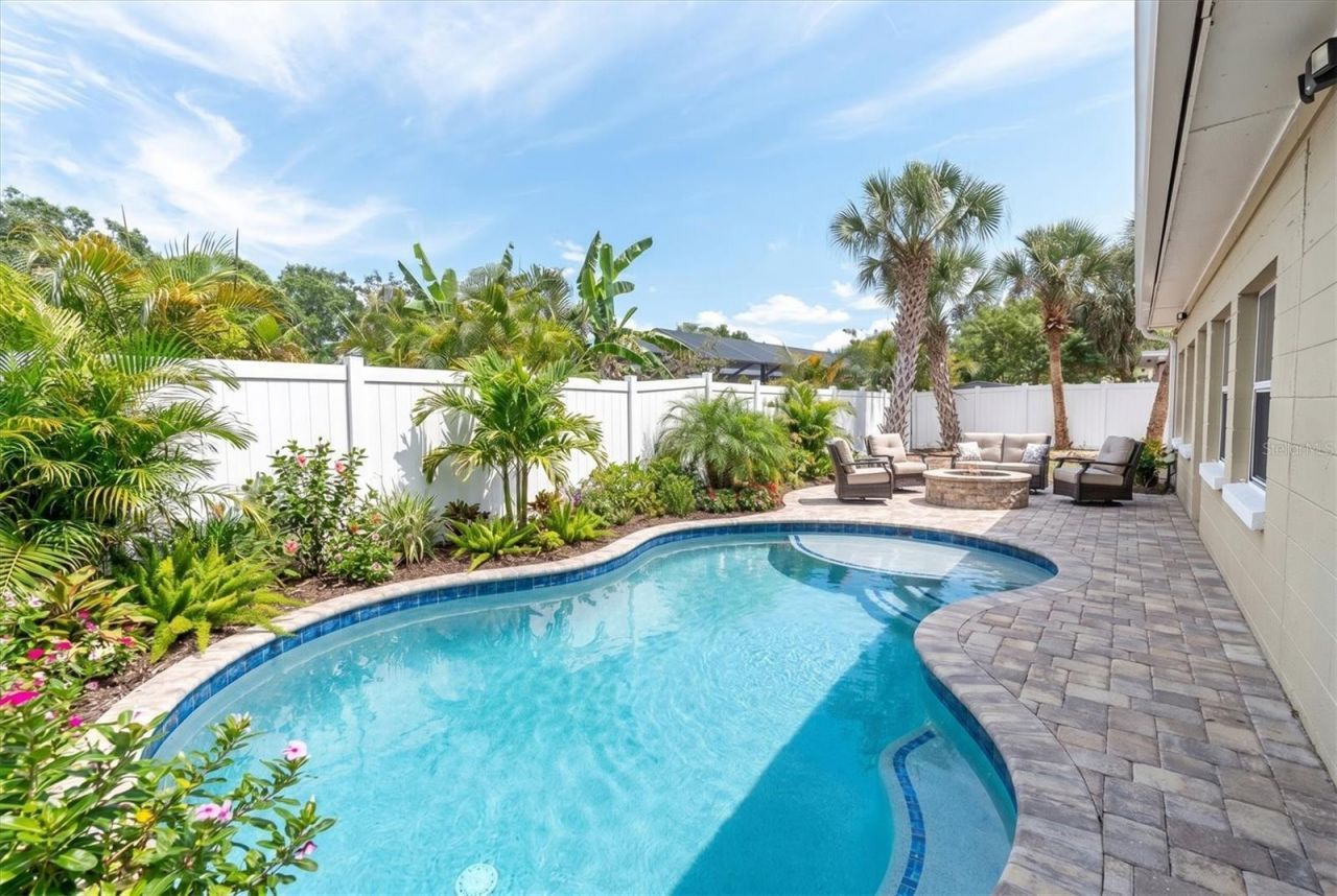 6860 14th Way S, Saint Petersburg, FL 33705 Photo
