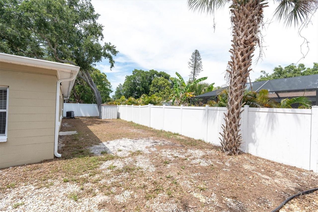 6860 14th Way S, Saint Petersburg, FL 33705 Photo