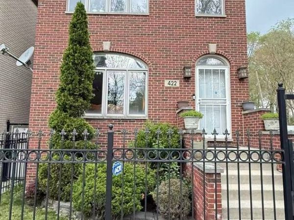 422 W 42nd Place , Chicago, IL 60609