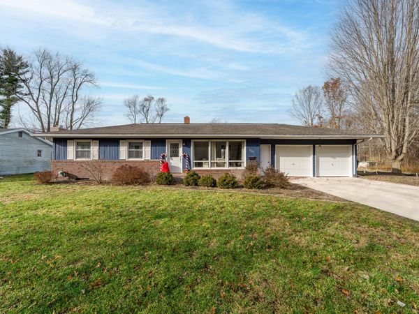 733 Hazen Street, Paw Paw, MI 49079