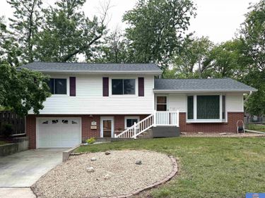 1005 N 16th Avenue , Beatrice, NE 68310