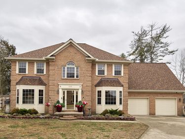 202 Pleasant View Drive, Hurricane, WV 25526