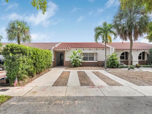 7108 Laurel Ln , Unit 7108, Miami Lakes, FL 33014