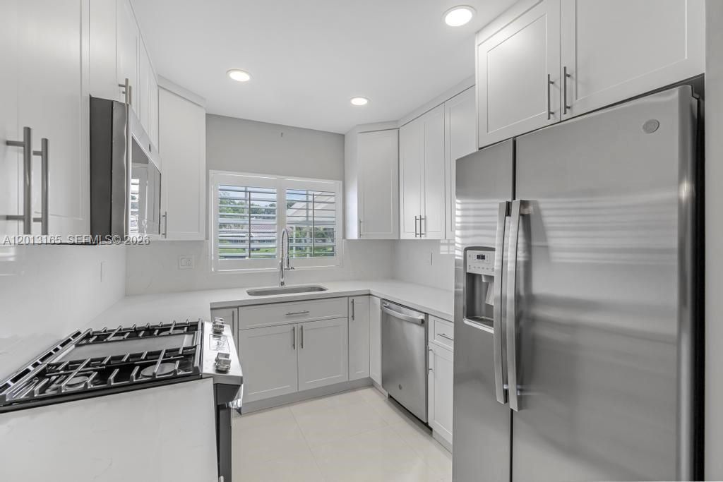 7108 Laurel Ln, Unit 7108, Miami Lakes, FL 33014 Photo