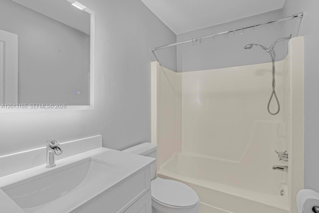 7108 Laurel Ln, Unit 7108, Miami Lakes, FL 33014 Photo