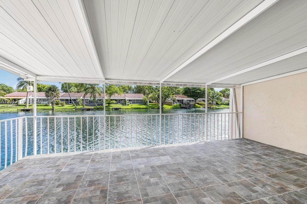7108 Laurel Ln, Unit 7108, Miami Lakes, FL 33014 Photo