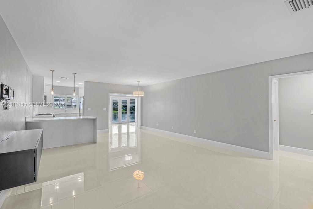 7108 Laurel Ln, Unit 7108, Miami Lakes, FL 33014 Photo