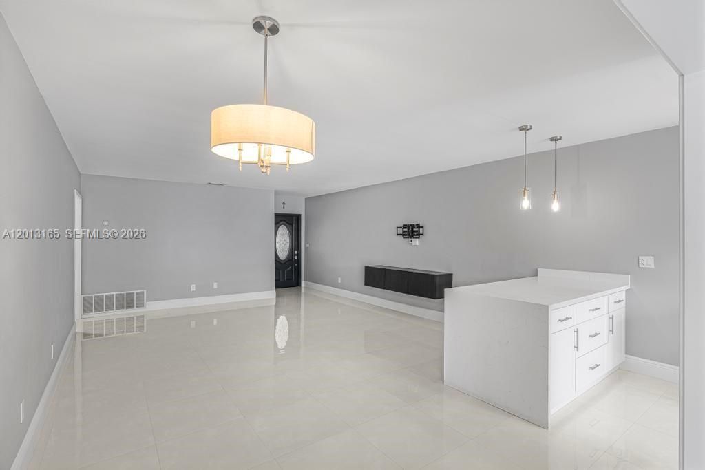 7108 Laurel Ln, Unit 7108, Miami Lakes, FL 33014 Photo