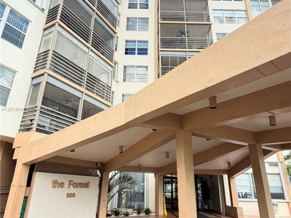 900 Saint Charles Pl , Unit 520, Pembroke Pines, FL 33026